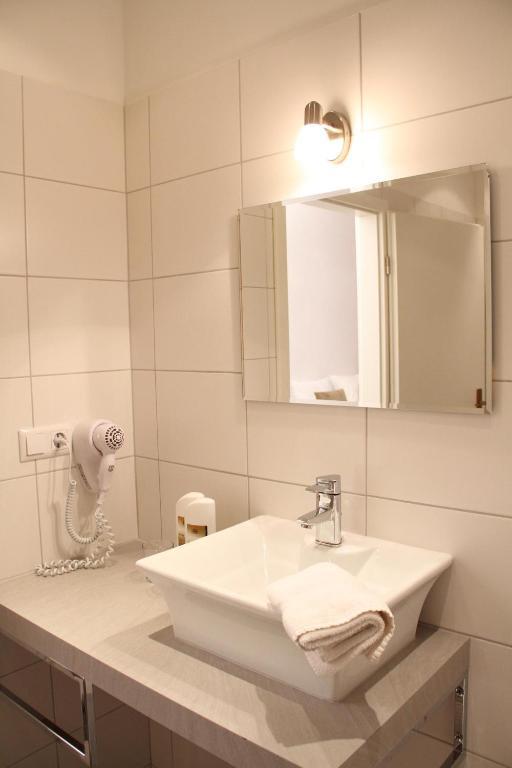 Hotel Garni Kleist Am Kurfuerstendamm Берлін Номер фото